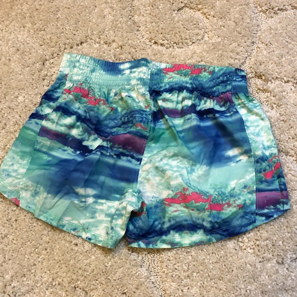 Woman’s Champion Go To  Small NWT - Picture 3 of 4